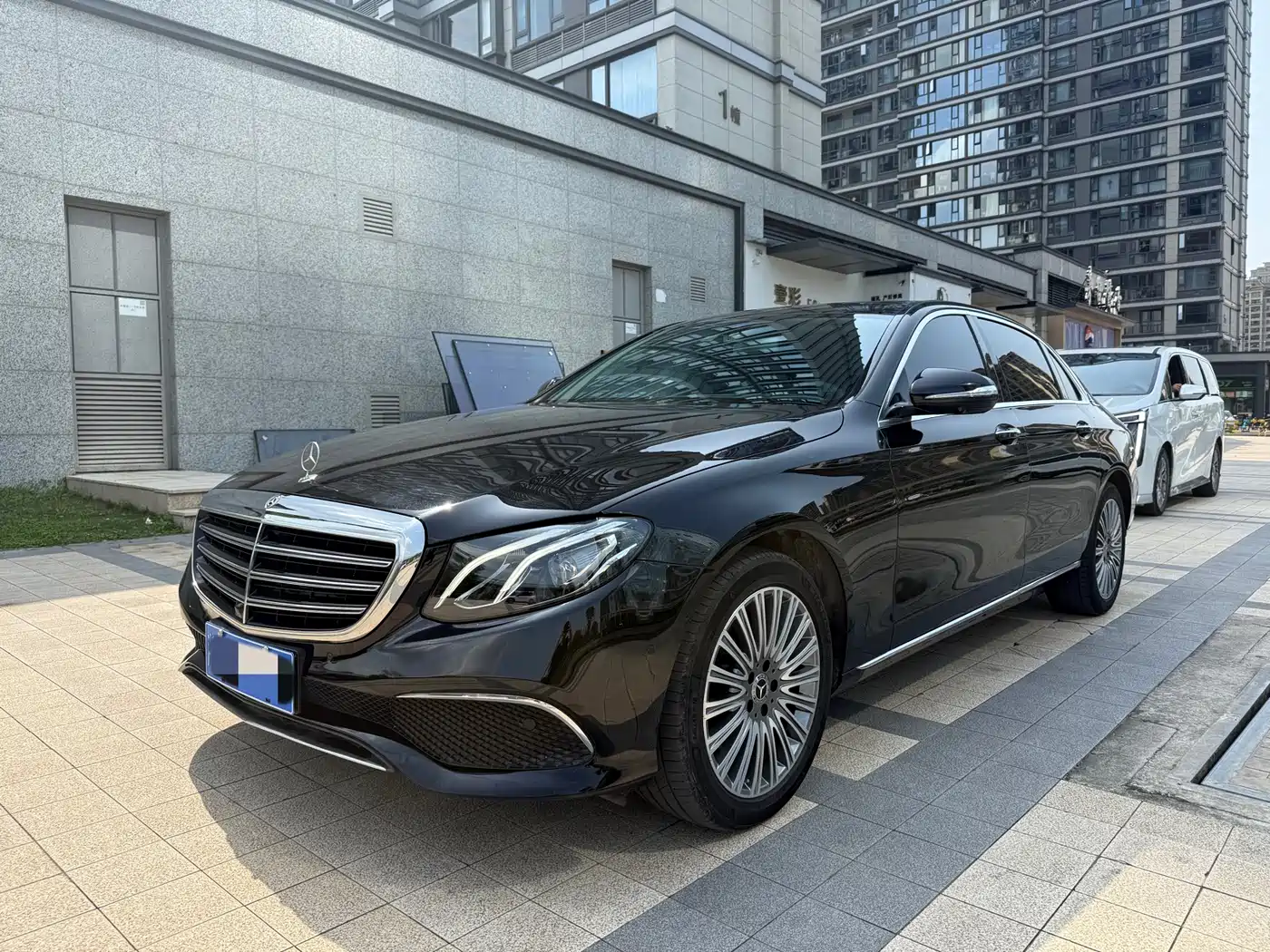 Mercedes-Benz E-Class 2020 E 300 L Fashion