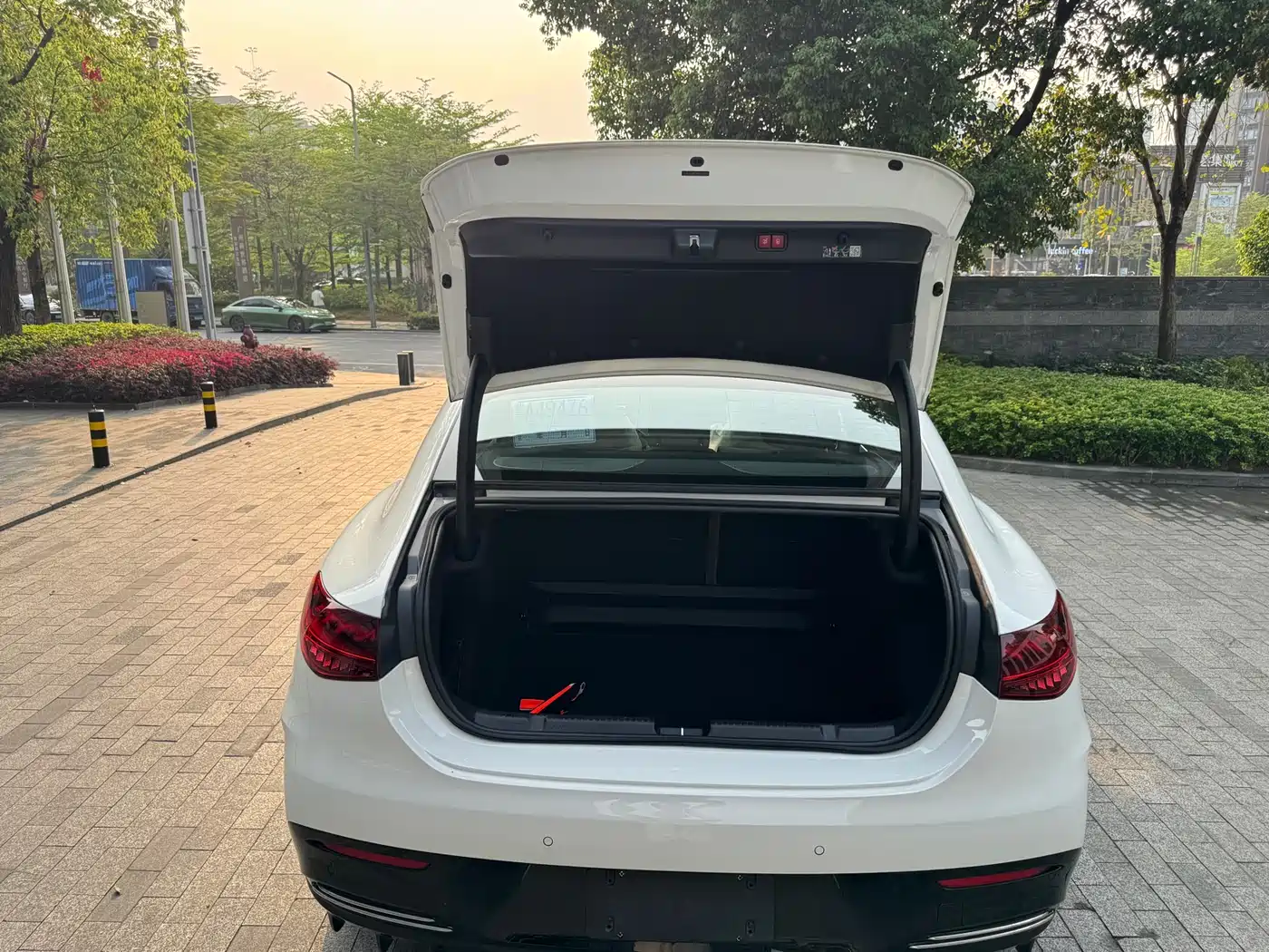 Mercedes-Benz EQE 2022 350 Pioneer Edition фото 26