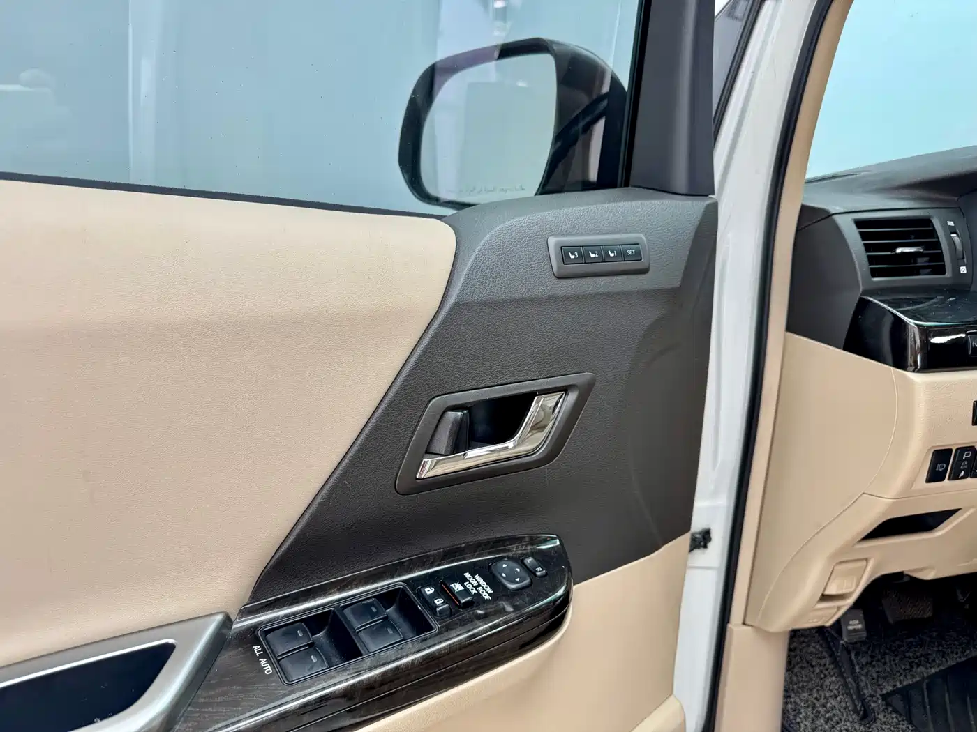 Toyota Alphard фото 8