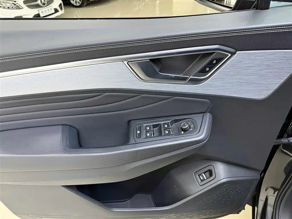Volkswagen Talagon 2022 380TSI 4WD Luxury Premium Pro Edition 6-seater фото 16