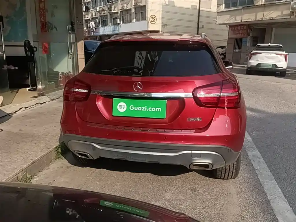 Mercedes-Benz GLA 2018 GLA 200 Dynamic фото 6