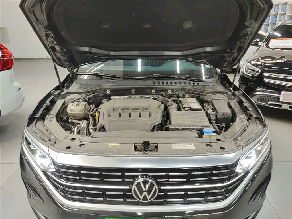 Volkswagen Passat 2022 330TSI Luxury Edition фото 20