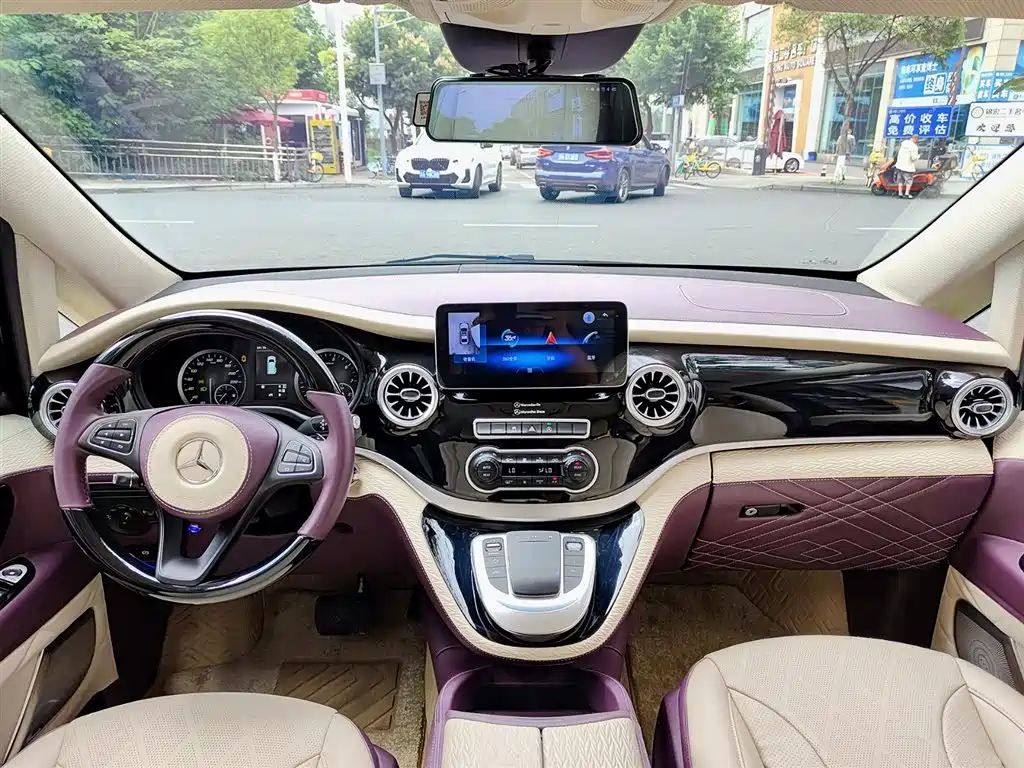 Mercedes-Benz Vito 2023 2.0T Elite 7-Seater фото 10