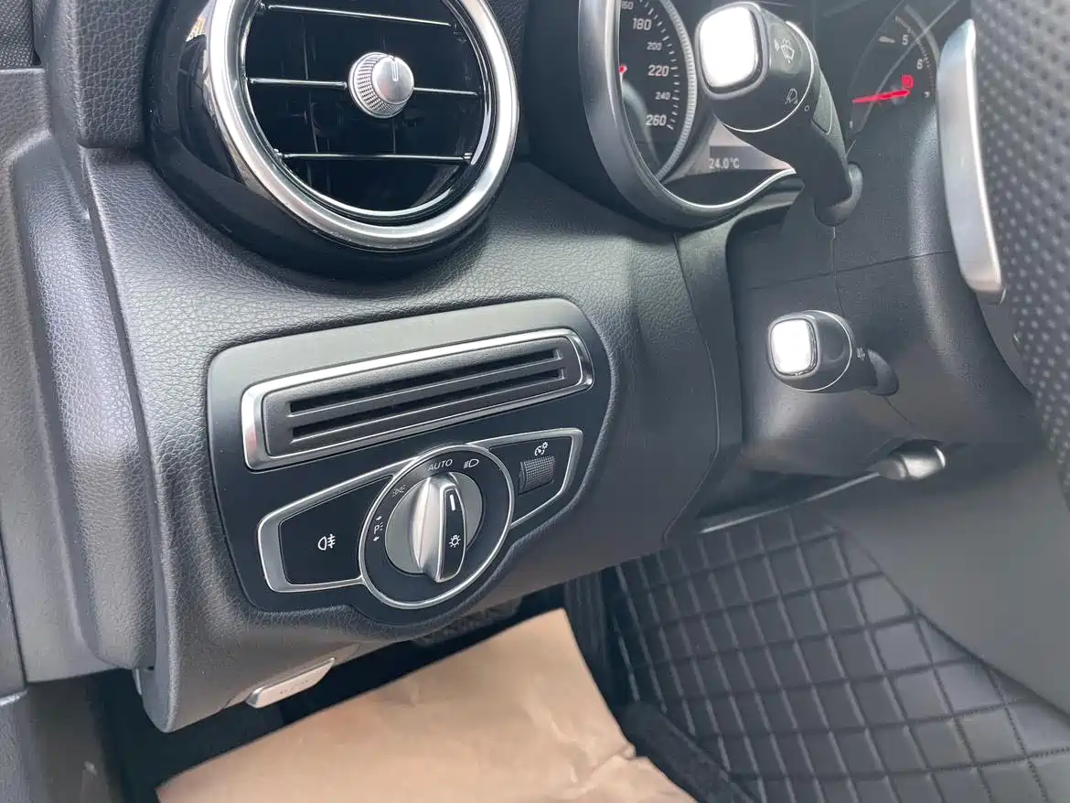 Mercedes-Benz C-Class 2017 Facelift C 200 Sport Edition фото 21