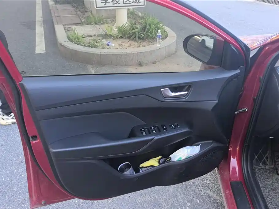 Hyundai Verna 2020 1.4L Manual GLS Cool Edition фото 7