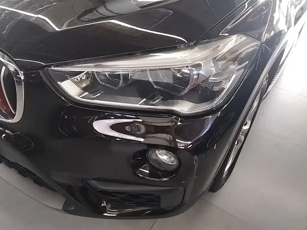 BMW X1 2016 sDrive18Li Premium Model фото 24