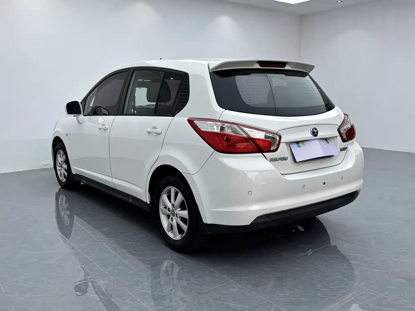 Venucia R50 2016 2015 1.6L Automatic Fashion Edition