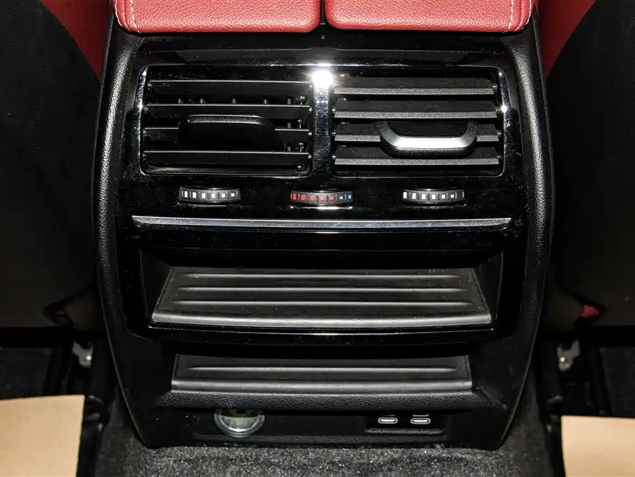 BMW 5 Series 2023 530Li Leading M Sport Package фото 26