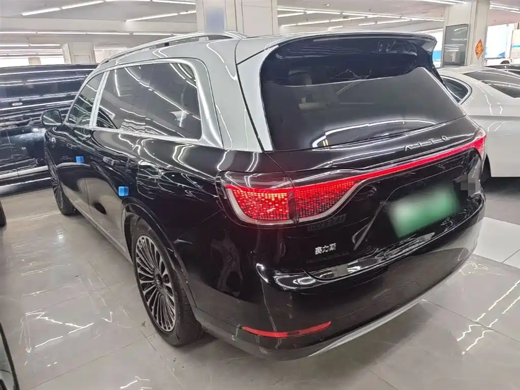 AITO Wenjie AITO M9 2025 Extended Range Ultra 52kWh 5-Seater фото 5
