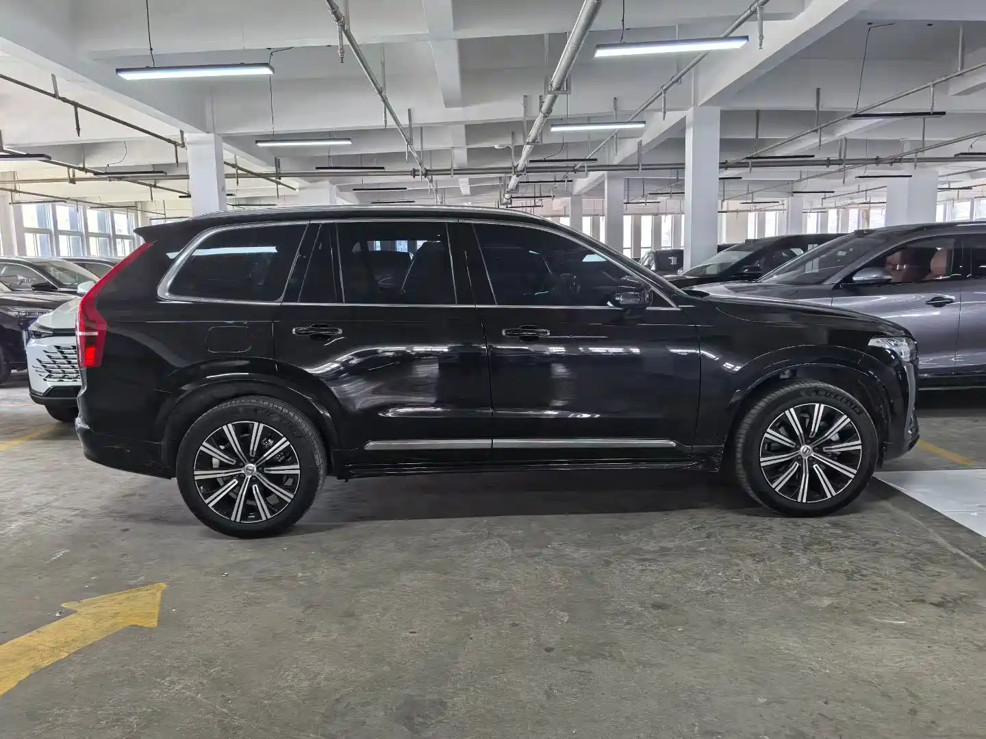 Фото 2 - Volvo XC90