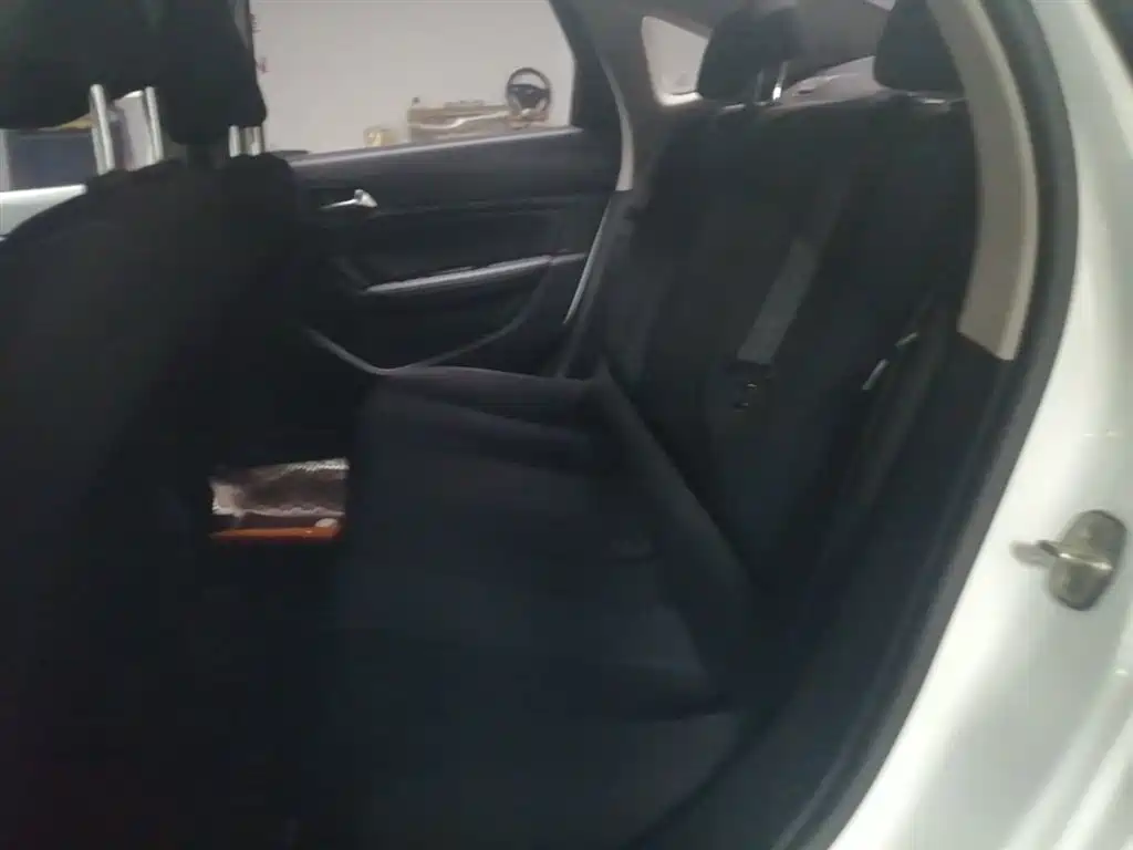 Peugeot 308 2019 230THP Automatic Luxury Edition China VI фото 17