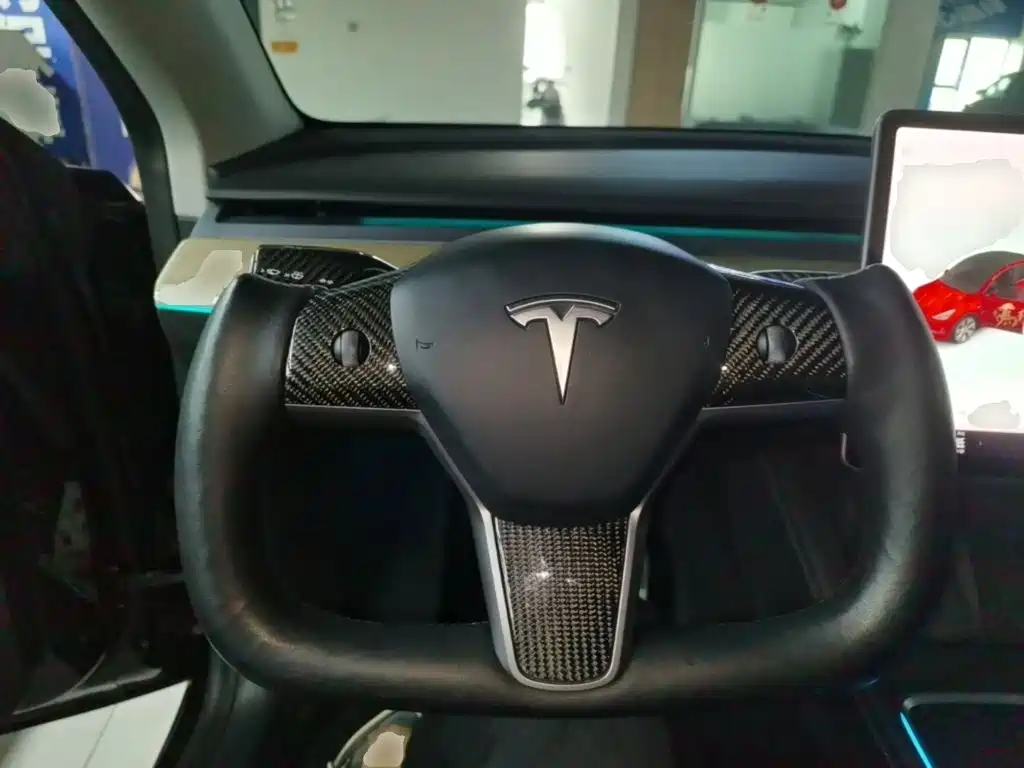 Фото 11 - Tesla Model Y