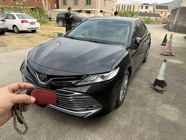 TOYOTA CAMRY