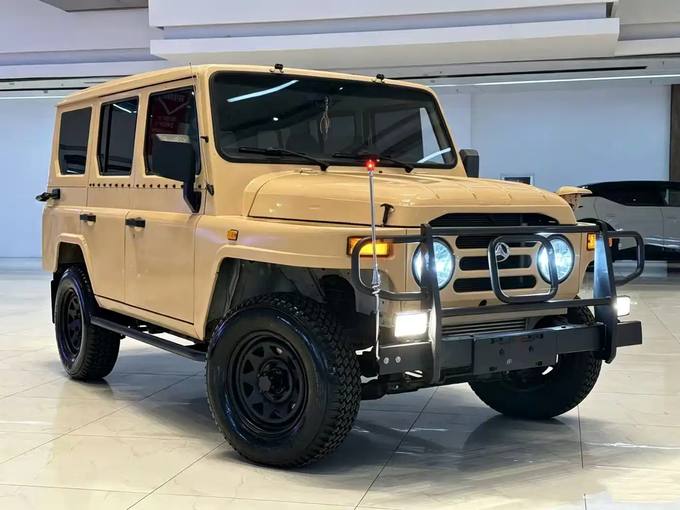 BAW (Beijing Automobile Works) 212 Classic 2020 2.4T Square Door Hardtop фото 3
