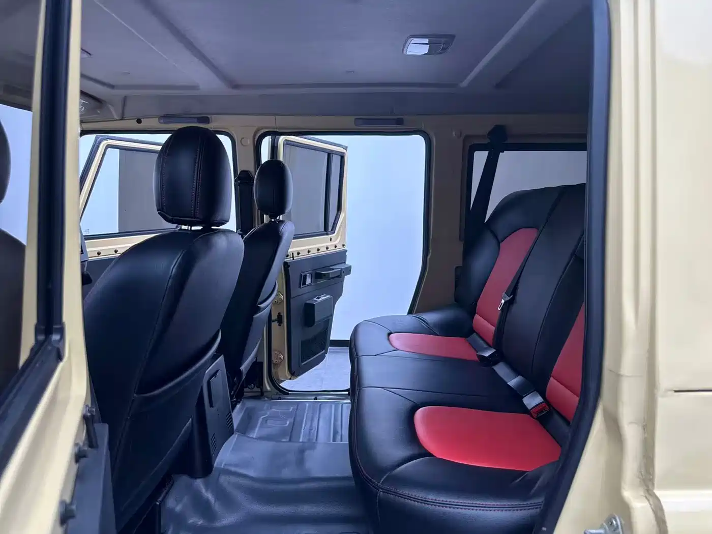 BAW (Beijing Automobile Works) 212 Classic 2020 2.4T Square Door Hardtop фото 18
