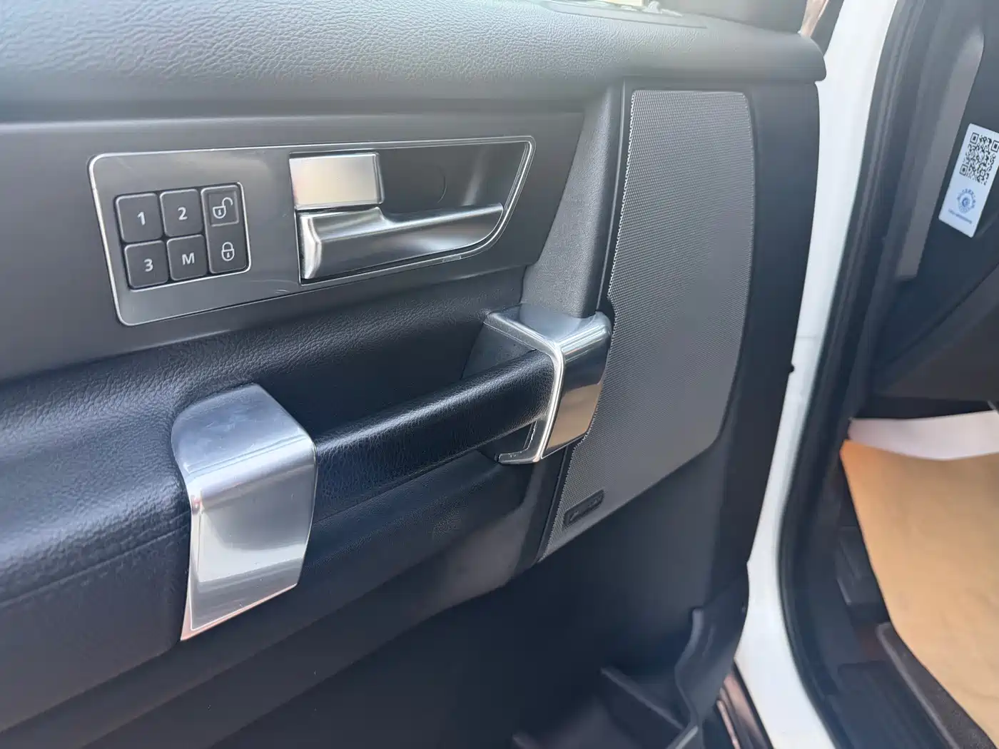 Land Rover Discovery 2017 3.0 SC V6 SE фото 13