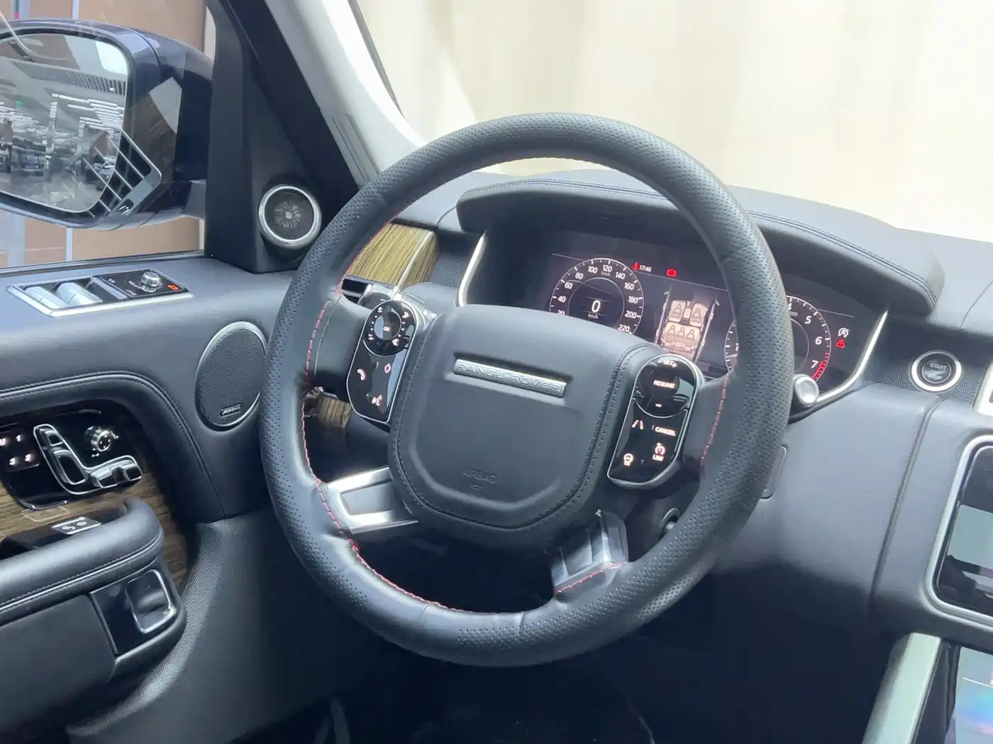 Land Rover Range Rover 2018 3.0 SC V6 Vogue Heritage Extended Edition фото 13