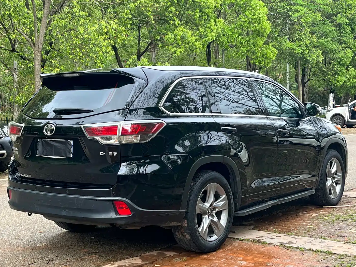 Toyota Highlander 2017 2.0T 2WD Premium 7-Seater фото 7