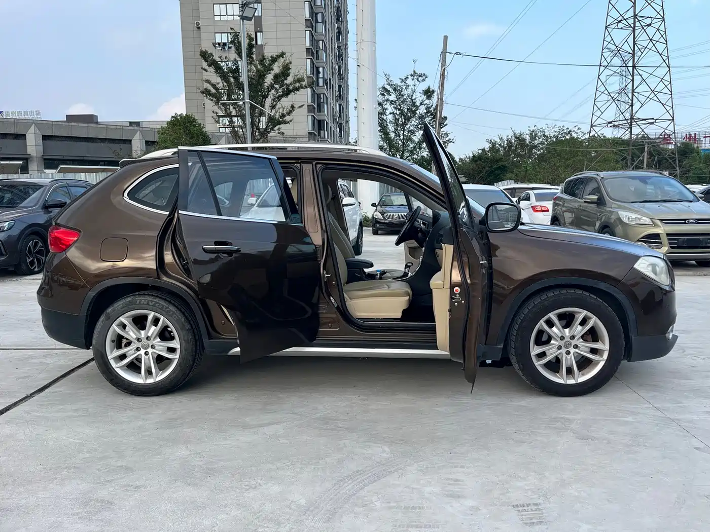 Zhonghua V5 2014 2012 1.5T Automatic 2WD Luxury