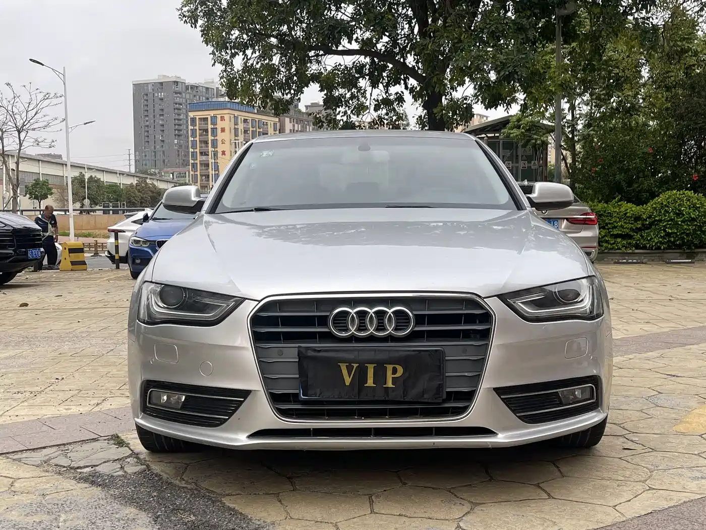 Audi A4L 2013 35 TFSI Automatic Standard фото 2