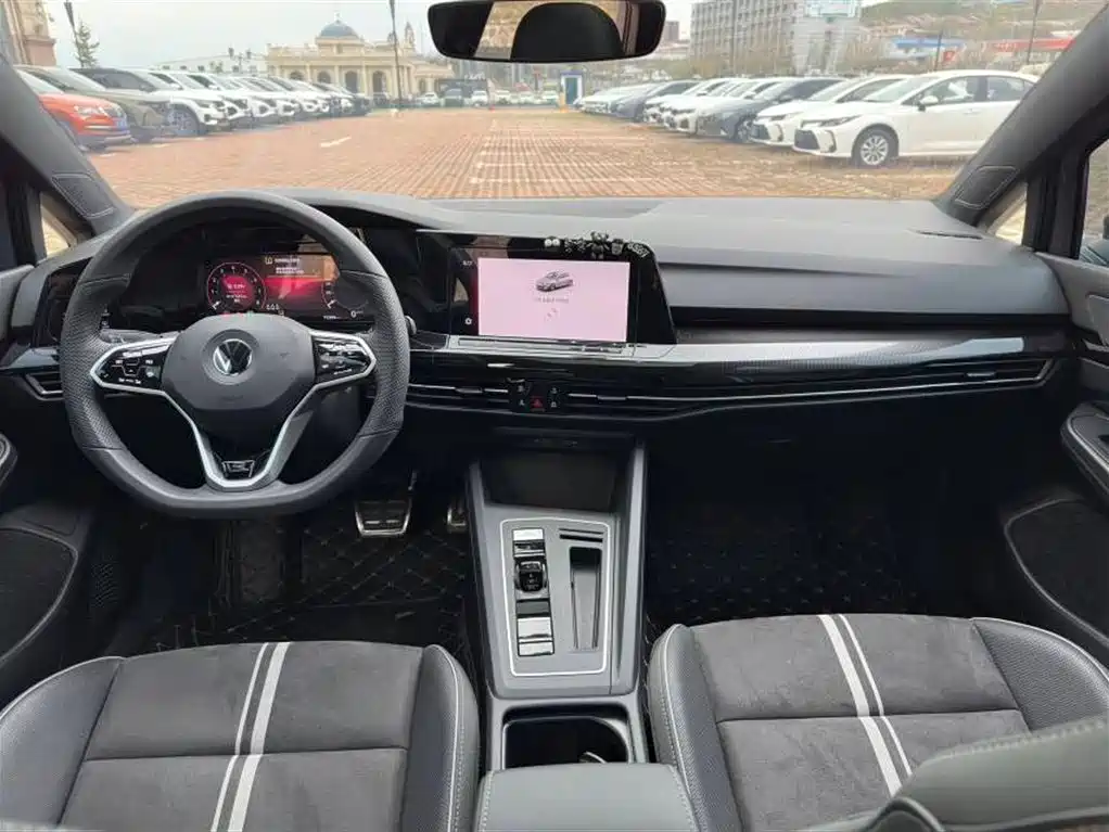 Volkswagen Golf 2023 280TSI DSG R-Line Lite фото 13