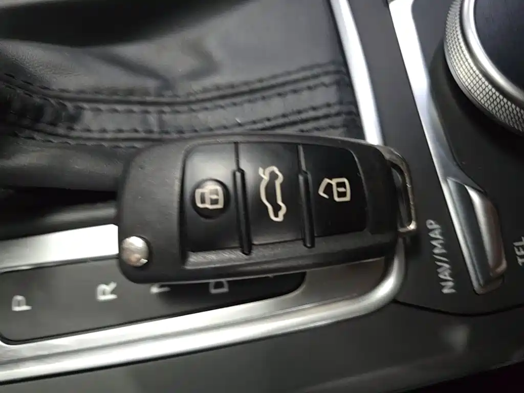 Photo 9 - Audi Q2L