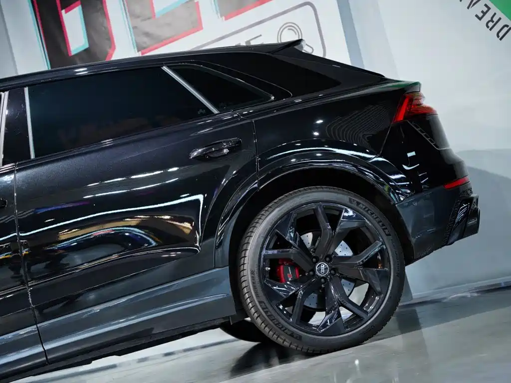 Фото 52 - Audi RS Q8