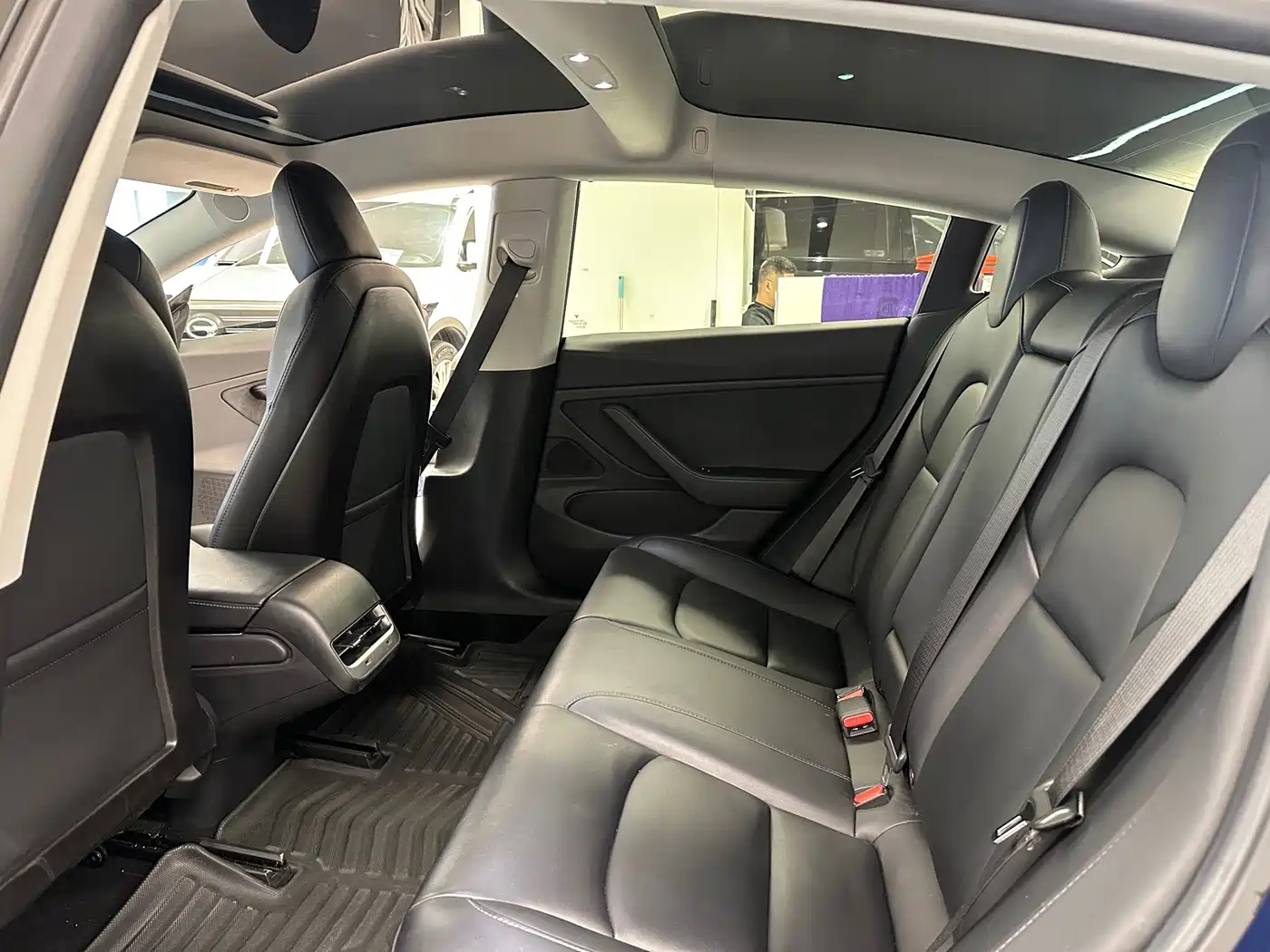 Tesla Model 3 (Import) 2019 2019 Long Range RWD Version