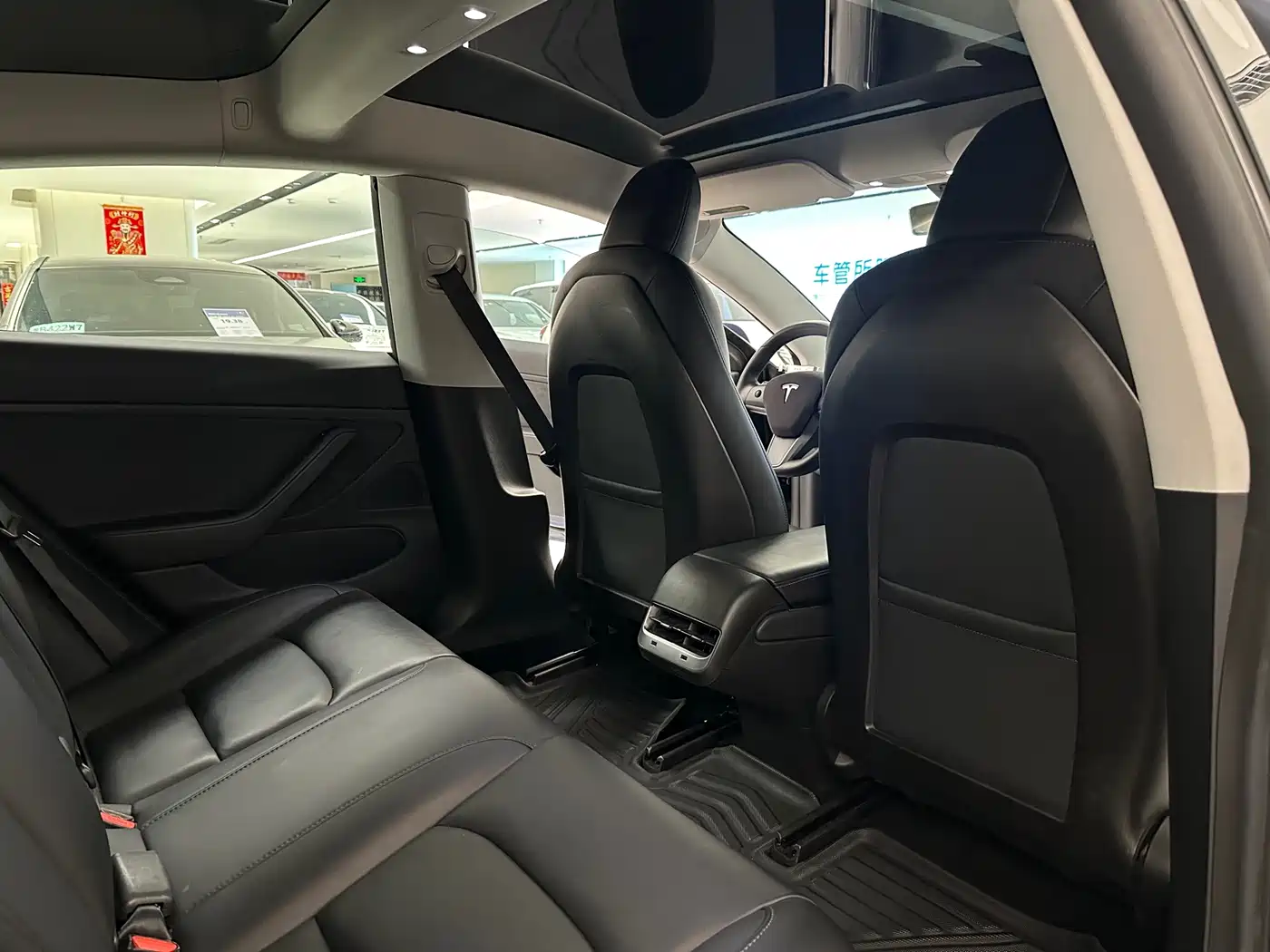 Tesla Model 3 (Import) 2019 2019 Long Range RWD Version