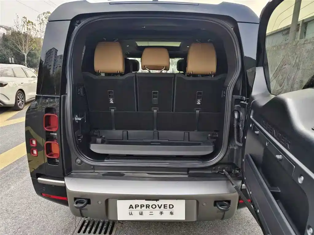 Land Rover Defender 2025 130 3.0T P400 7-Seater Luxury Edition фото 14
