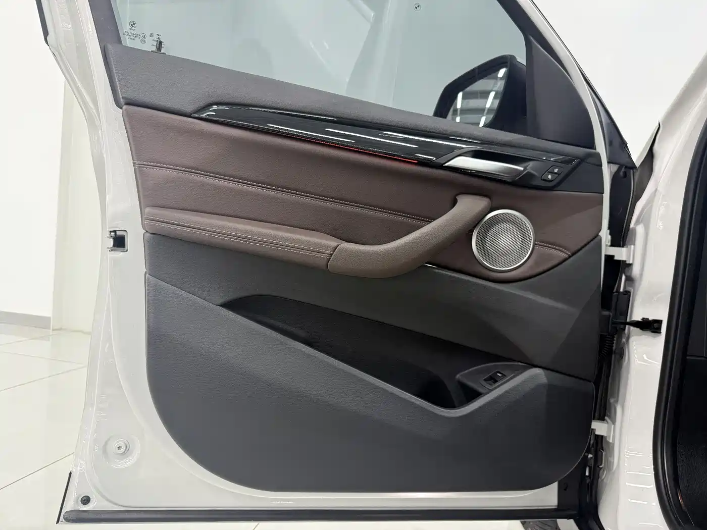 BMW X1 2022 sDrive25Li Leading фото 23
