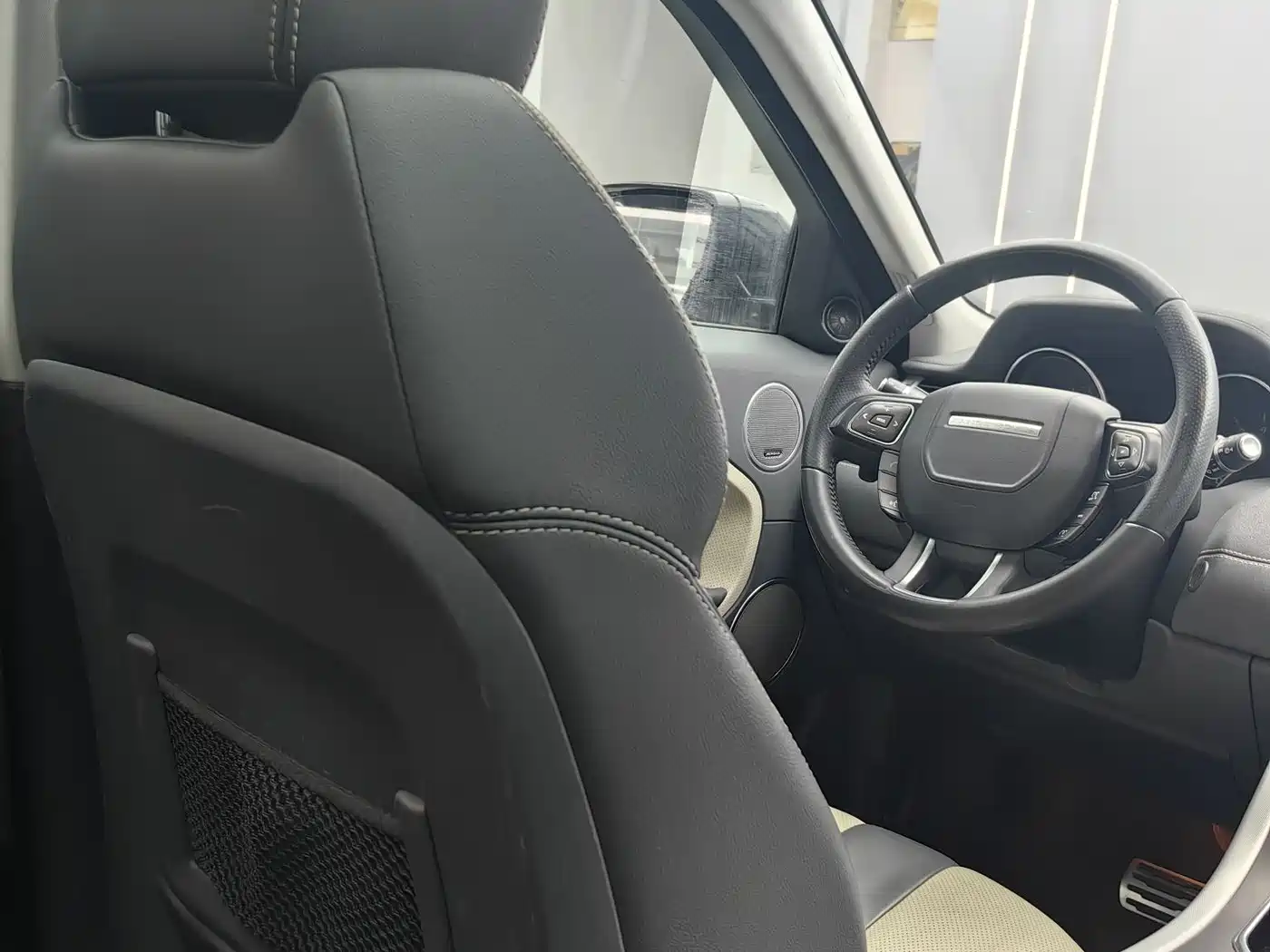Land Rover Range Rover Evoque (Import) 2013 2.0T 5-door Dynamic Edition фото 9