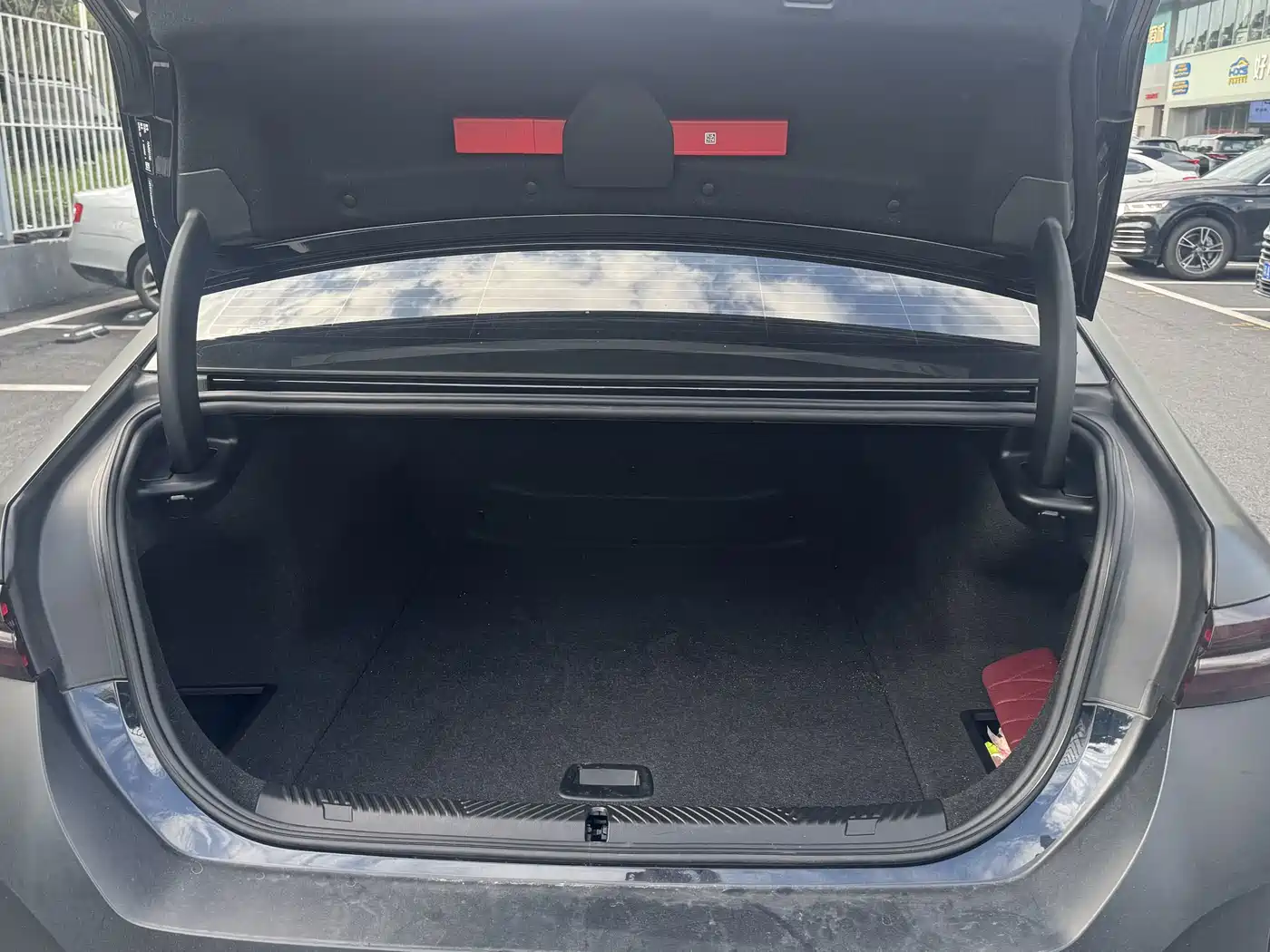 BMW i5 2024 2024 eDrive 35L Premium Model M Sport Package