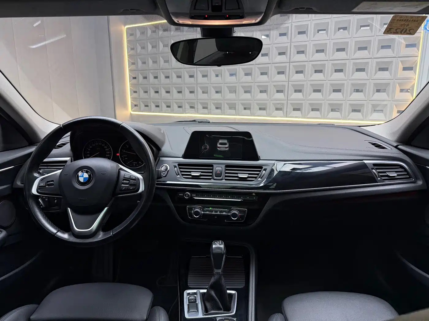 BMW 1 Series 2017 118i Sport фото 11