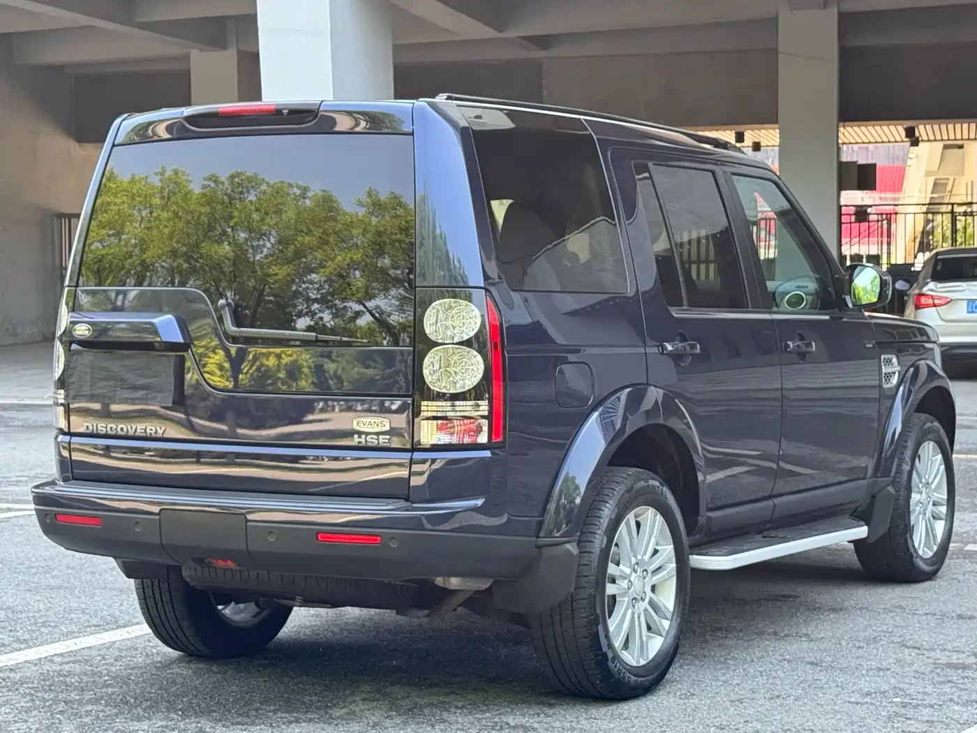 Land Rover Discovery 2015 3.0 SC V6 SE фото 5