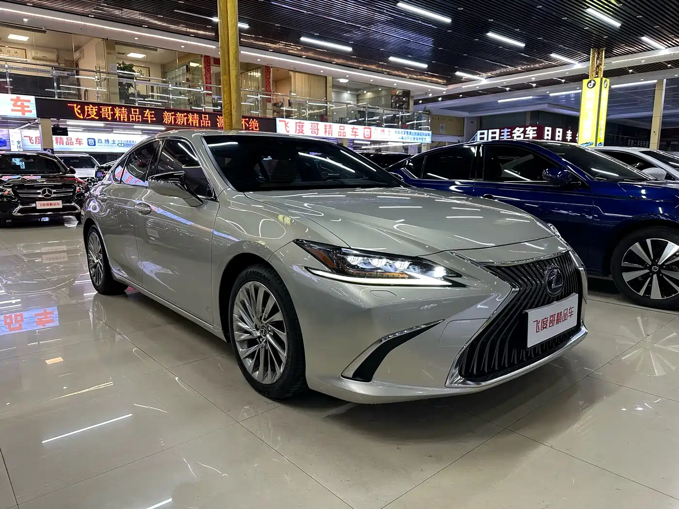 Lexus ES 2020 Model 300h Executive Edition фото 3