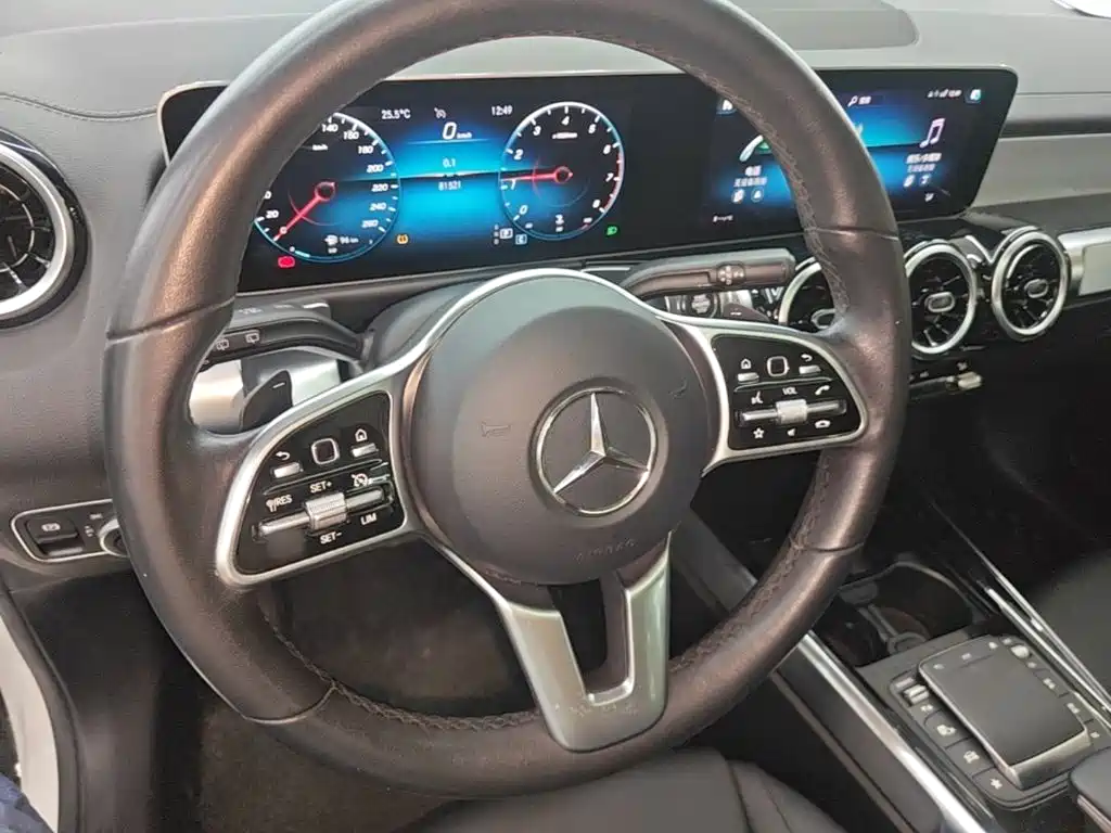 Фото 11 - Mercedes-Benz GLB