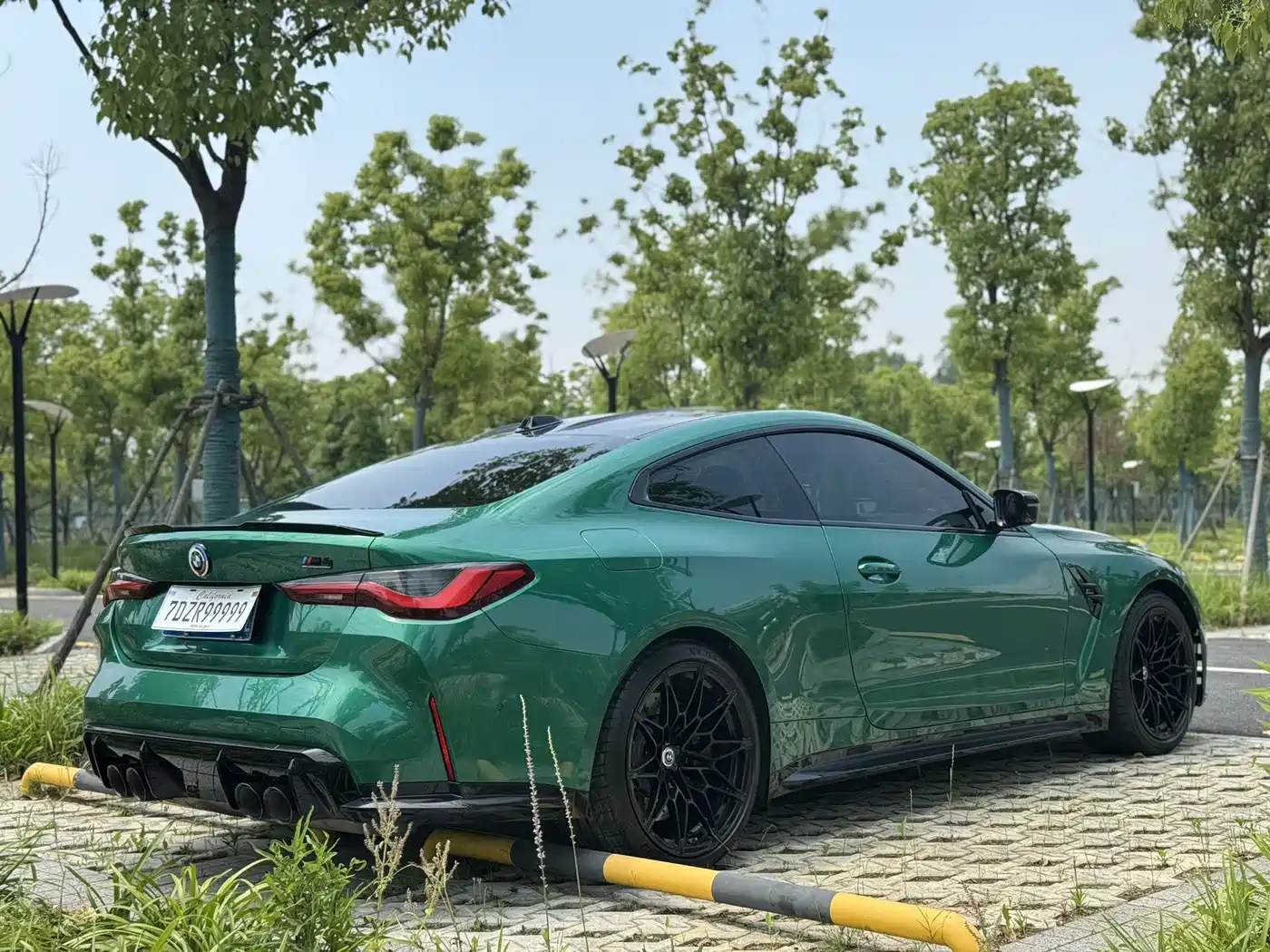 BMW M4 2023 M4 Coupe M xDrive Thunder Edition фото 9