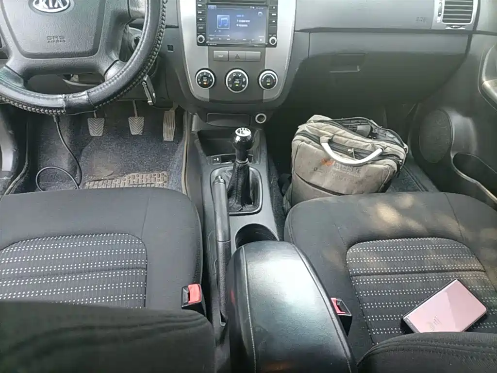 Kia Cerato 2012 1.6L MT GL фото 14