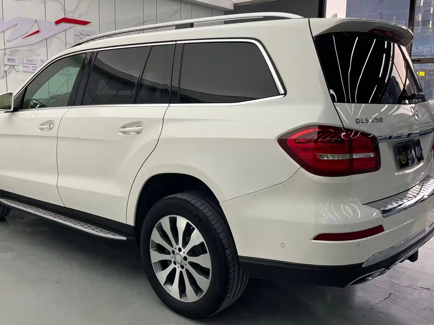 Mercedes-Benz GLS 2016 GLS 400 4MATIC Luxury фото 8
