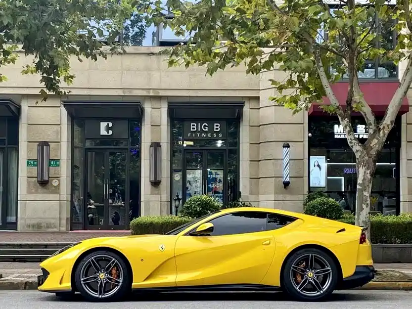 Ferrari 812 2018 2017 6.5L Superfast