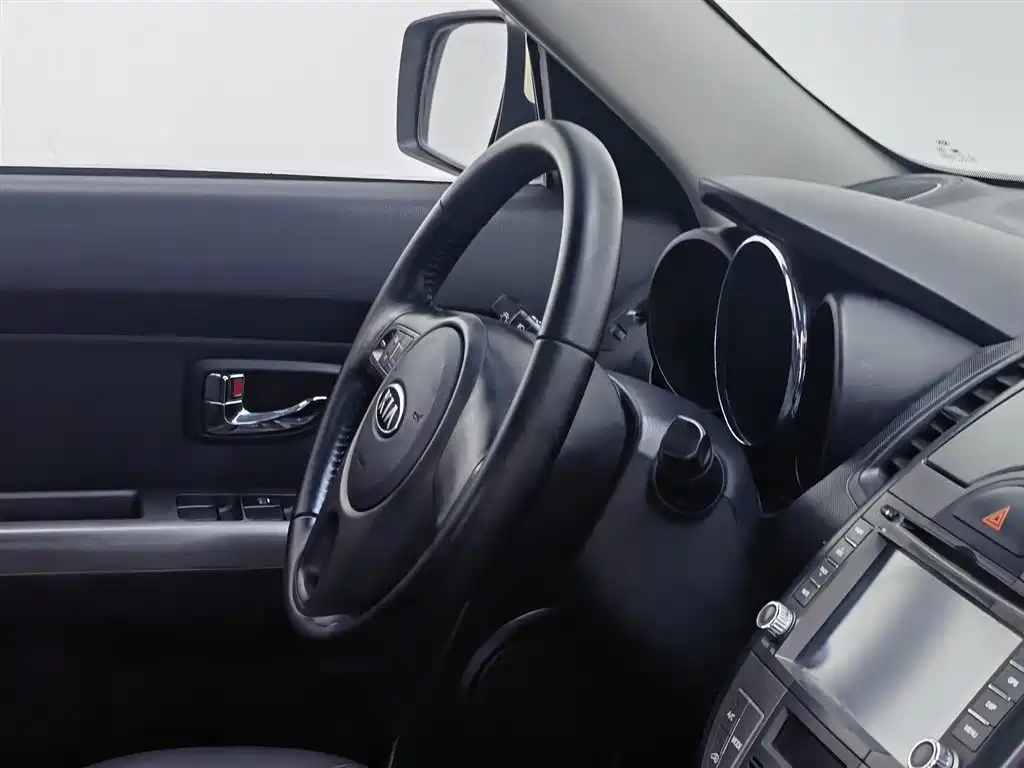 Kia Soul 2013 1.6L AT Premium фото 22