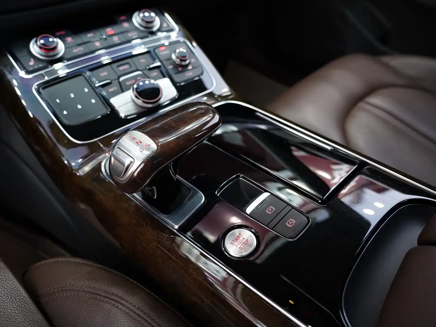 Audi A8 2013 A8L 45 TFSI quattro Comfort фото 11