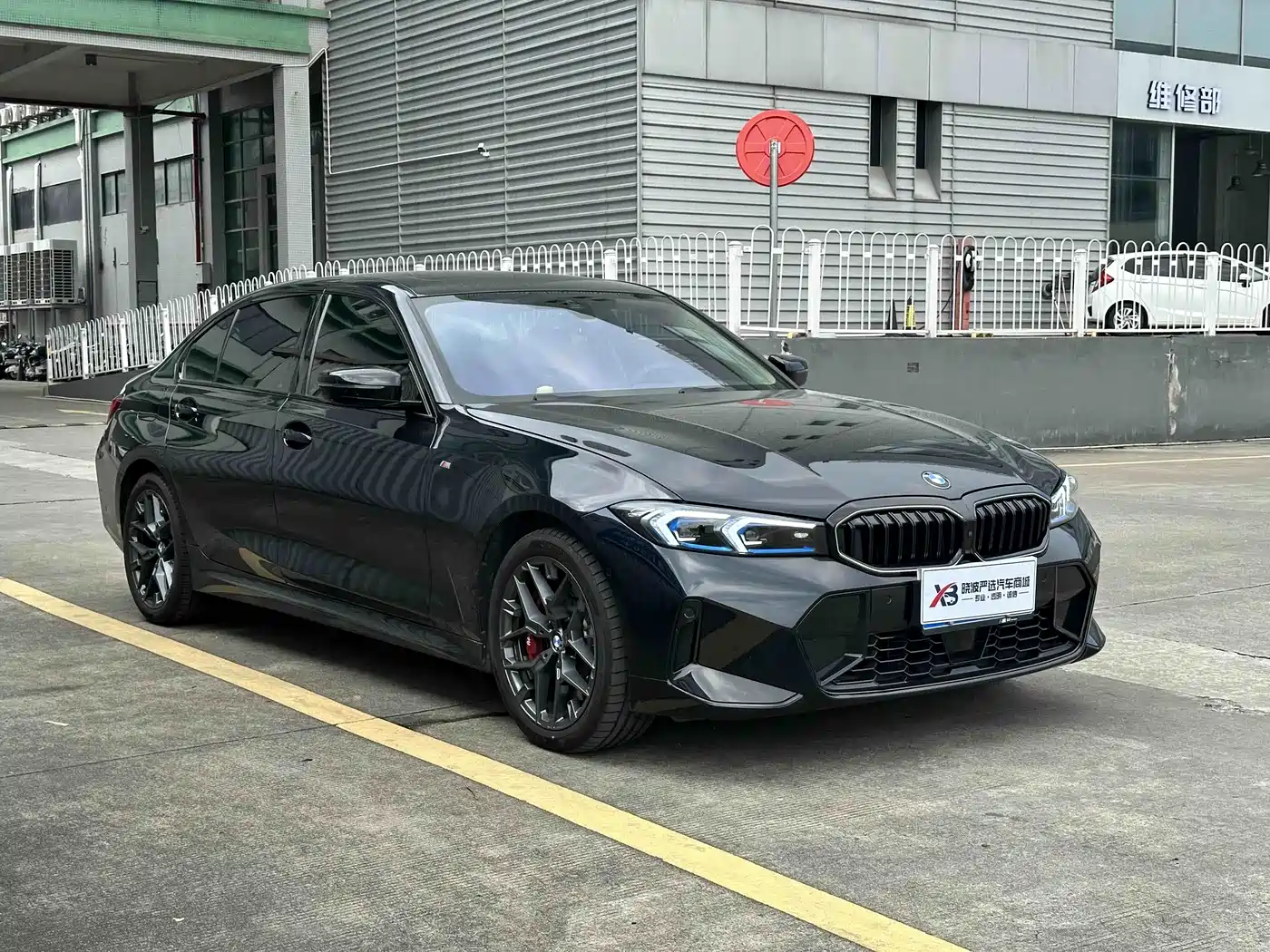 BMW 3 Series 2025 330Li M Sport Night Edition фото 8