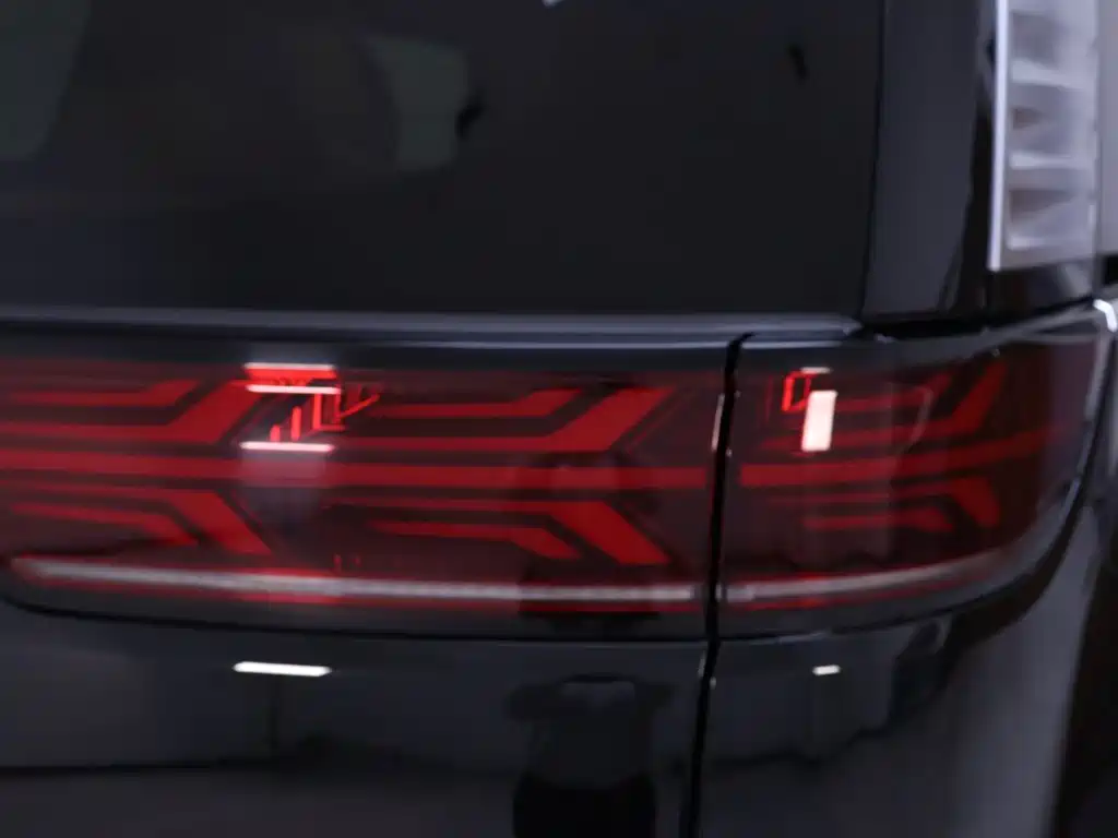 Denza D9 2025 2025 DM-i Smart Driving Edition 1020 AWD Flagship