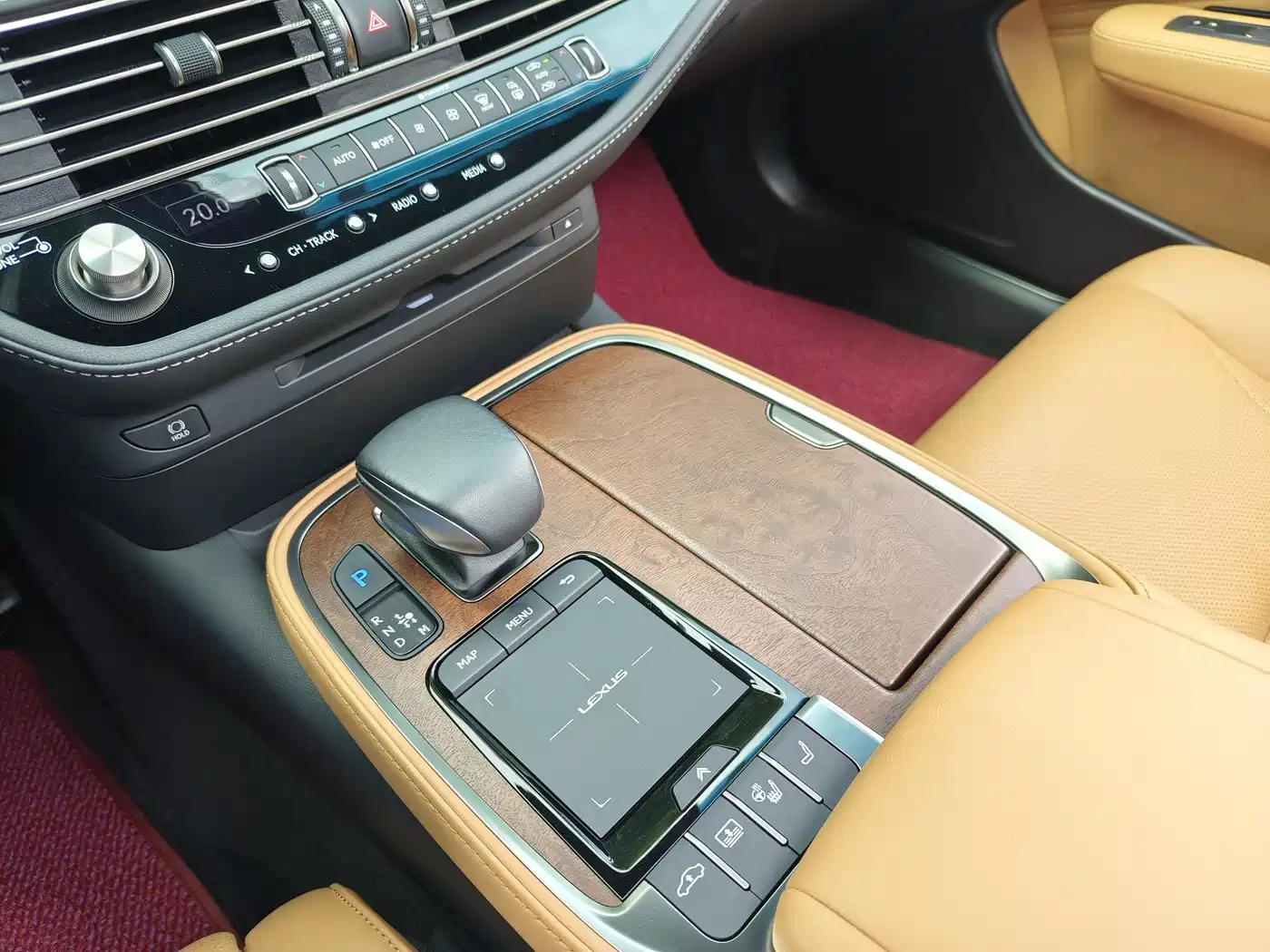 Lexus LS 2021 500h Excellence Edition фото 12