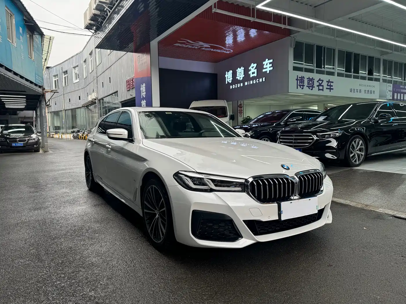 BMW 5 Series 2021 530Li Leading M Sport Package фото 2