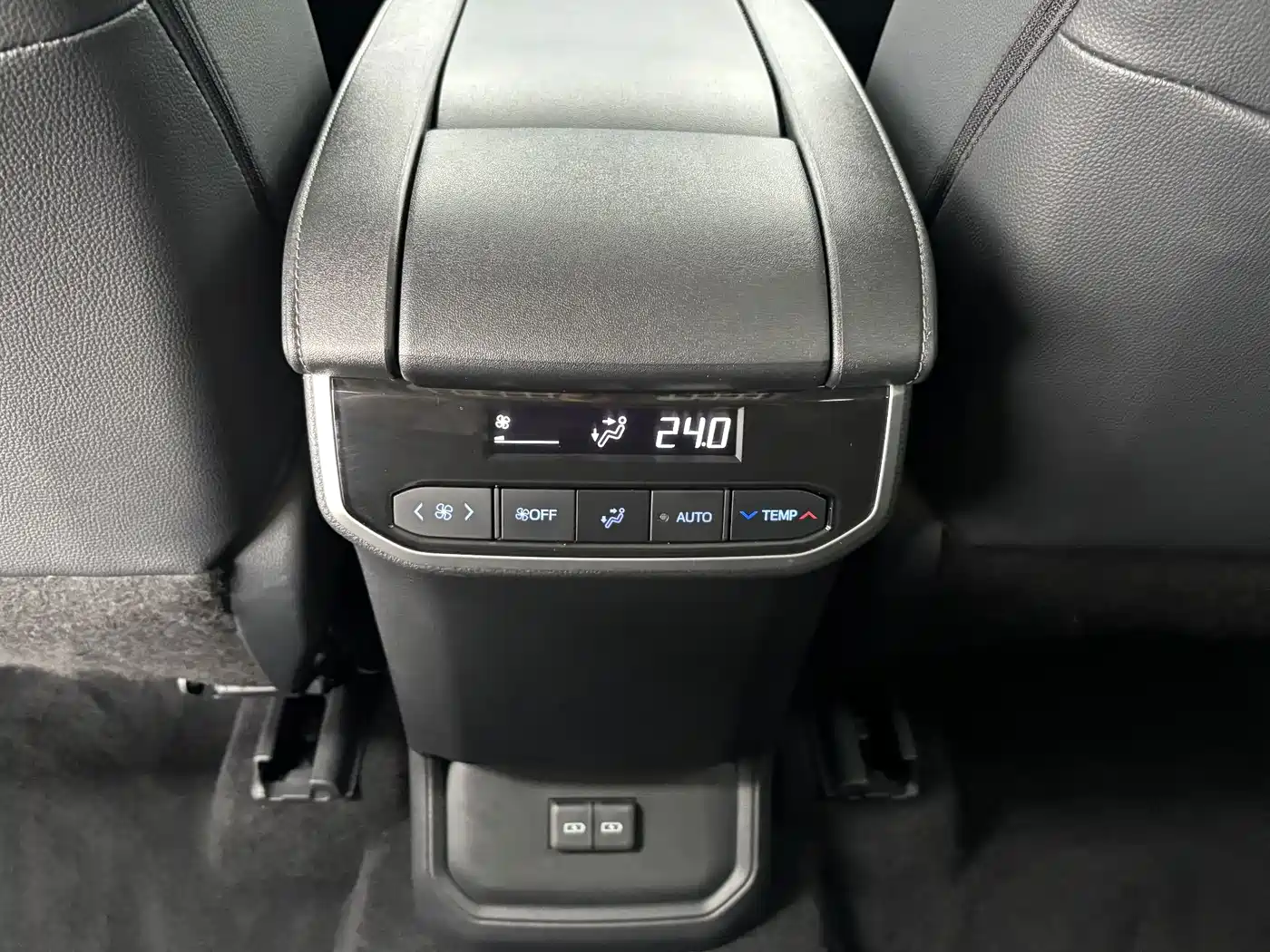Фото 21 - Toyota Highlander