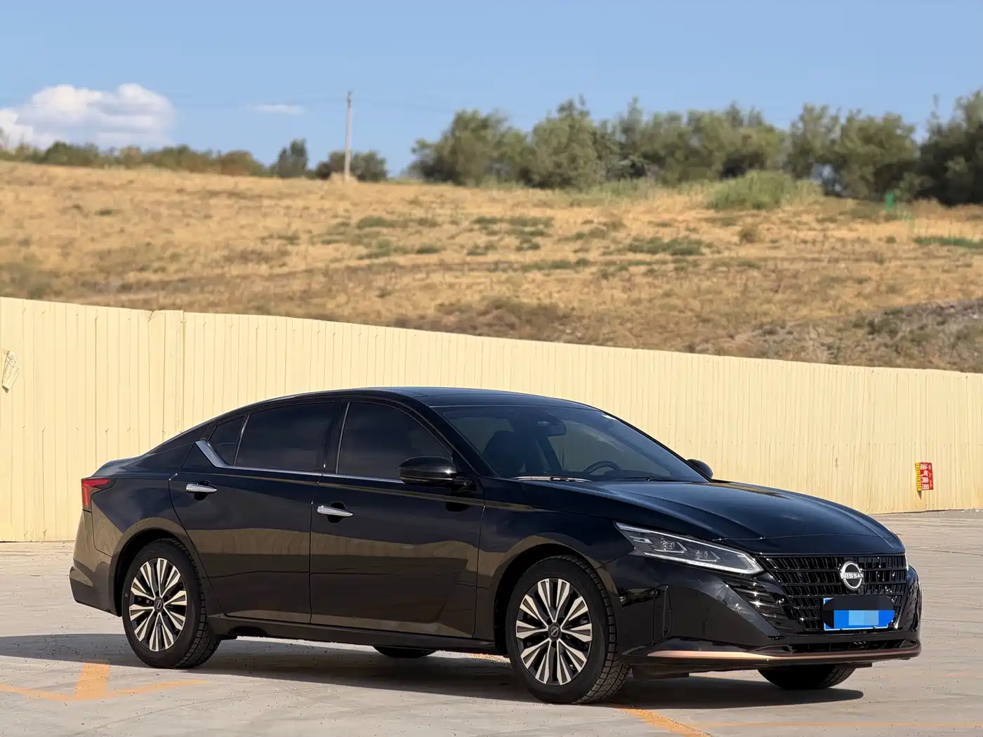 Nissan Teana 2025 2025 2.0L SV Black Gold Edition