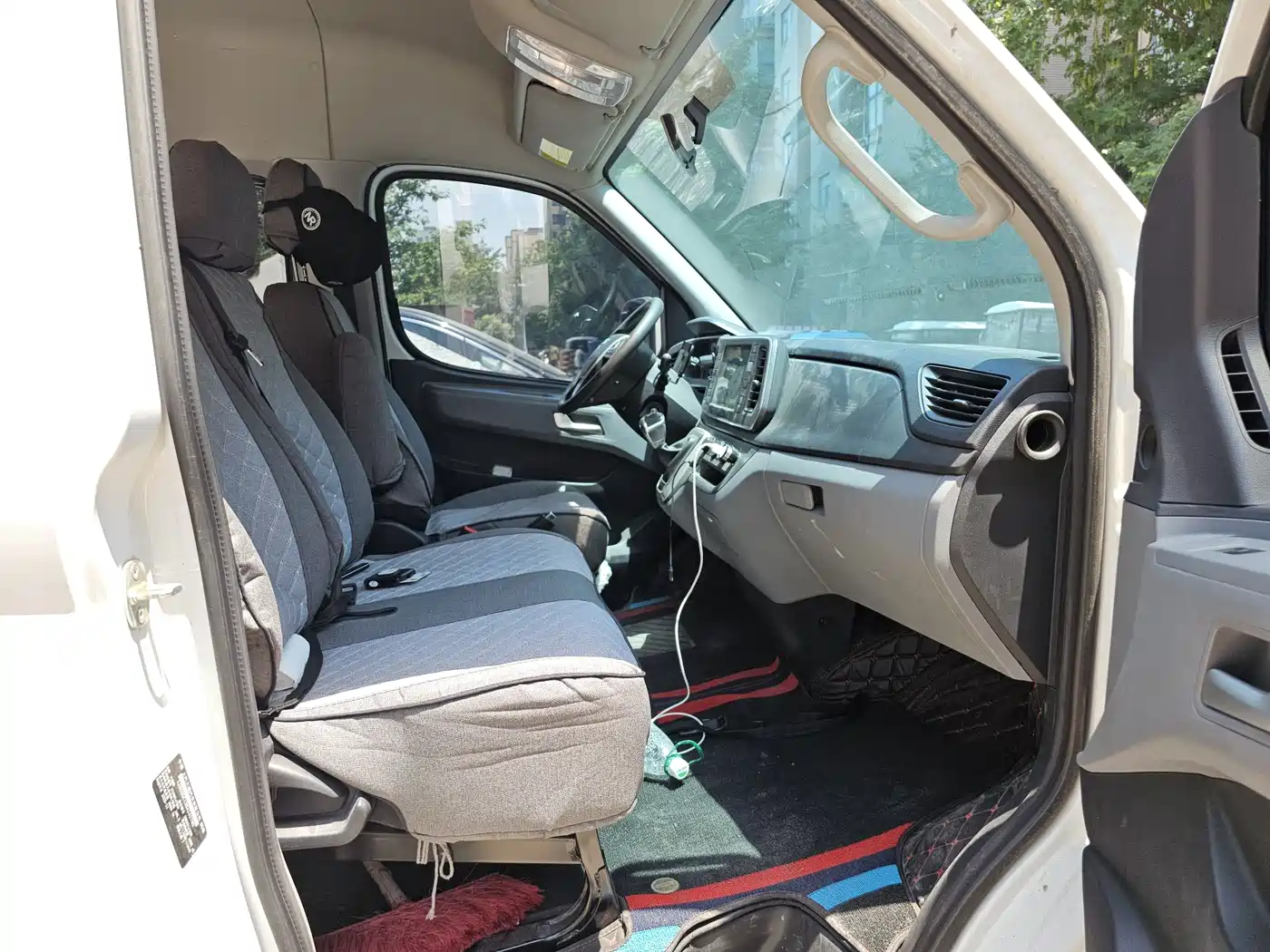 SAIC Maxus Xintu V80 2025 Model PRO Aoyun 2.0T Automatic Long Wheelbase Medium Roof 6/7/8/9-seater фото 5